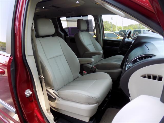 2016 Chrysler Town & Country Touring