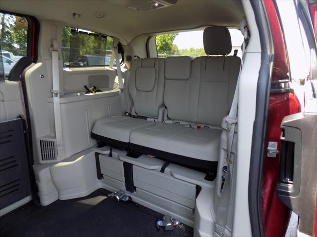 2016 Chrysler Town & Country Touring