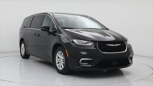 2023 Chrysler Pacifica Touring L for sale in Independence, MO