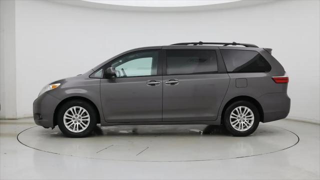 2017 Toyota Sienna XLE 8 Passenger