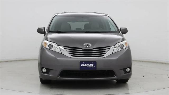 2017 Toyota Sienna XLE 8 Passenger