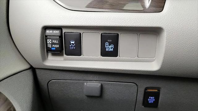 2017 Toyota Sienna XLE 8 Passenger
