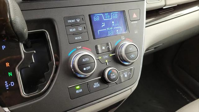 2017 Toyota Sienna XLE 8 Passenger