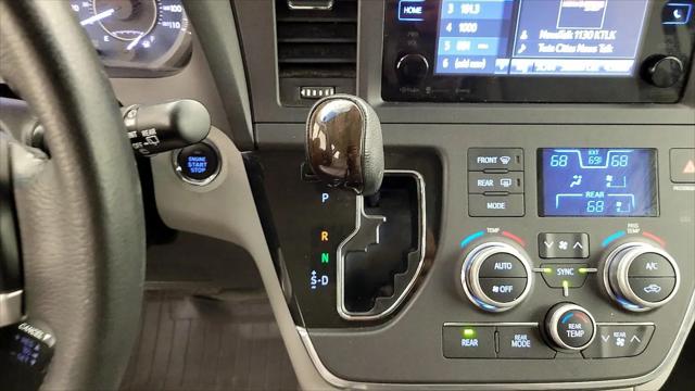 2017 Toyota Sienna XLE 8 Passenger