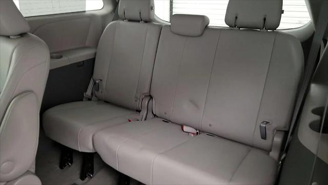 2017 Toyota Sienna XLE 8 Passenger