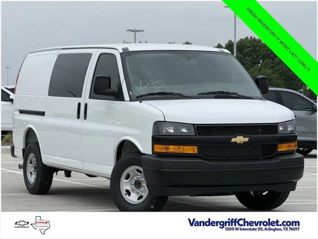 2026 Chevrolet Express Cargo Van 2500 Regular Wheelbase, WT, RWD