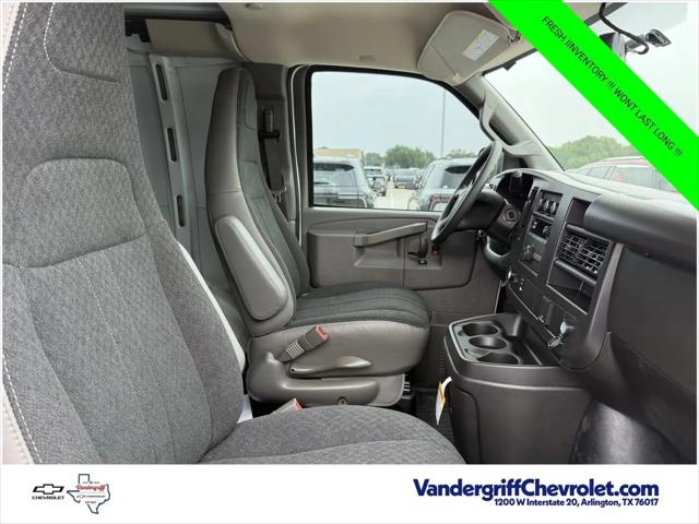 2026 Chevrolet Express Cargo Van 2500 Regular Wheelbase, WT, RWD