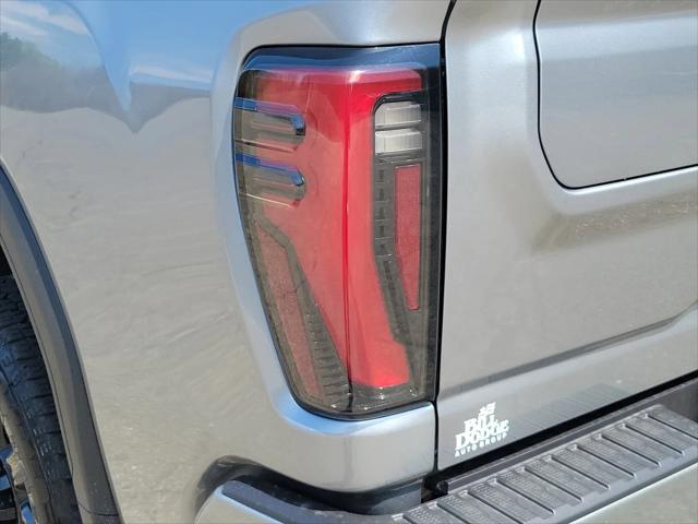 2026 GMC Sierra 2500HD Crew Cab, Standard Bed, AT4, 4WD