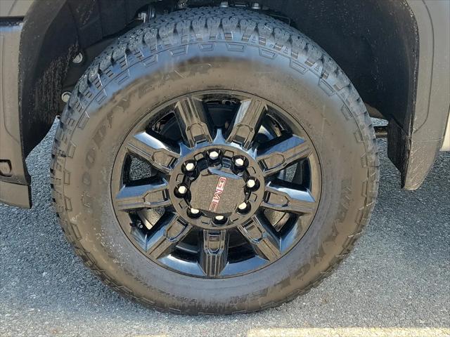 2026 GMC Sierra 2500HD Crew Cab, Standard Bed, AT4, 4WD