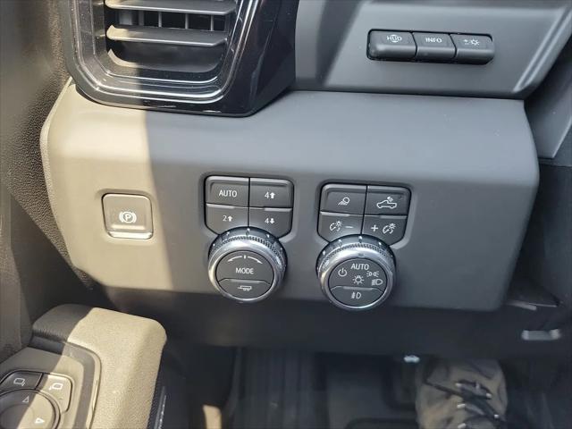 2026 GMC Sierra 2500HD Crew Cab, Standard Bed, AT4, 4WD