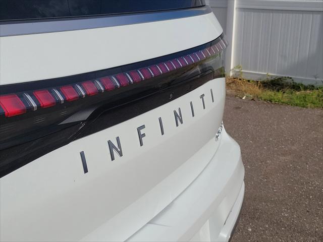 2026 INFINITI QX80 LUXE
