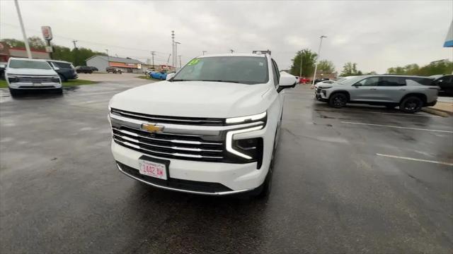 2025 Chevrolet Suburban 4WD LT