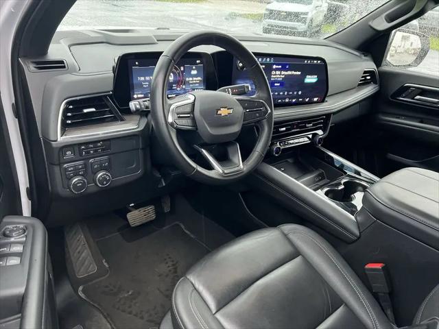 2025 Chevrolet Suburban 4WD LT