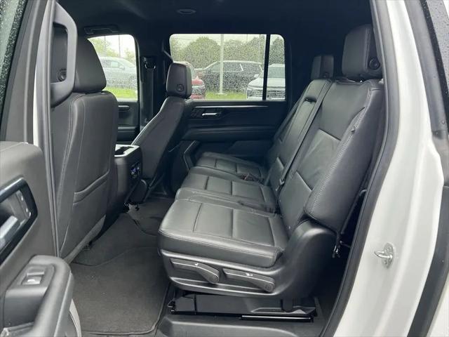 2025 Chevrolet Suburban 4WD LT
