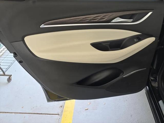 2022 Buick Enclave FWD Avenir