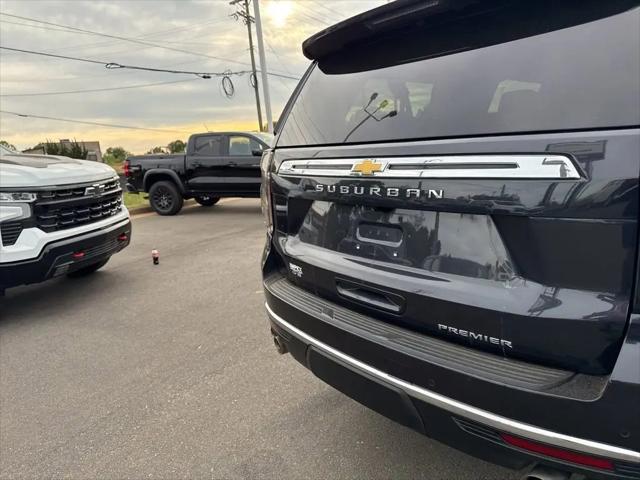 2023 Chevrolet Suburban 4WD Premier