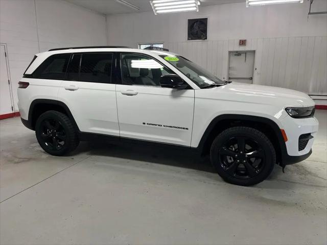 2023 Jeep Grand Cherokee Altitude 4x4 for sale in Beaverdale, PA