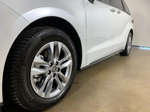 2023 Toyota Sienna Limited