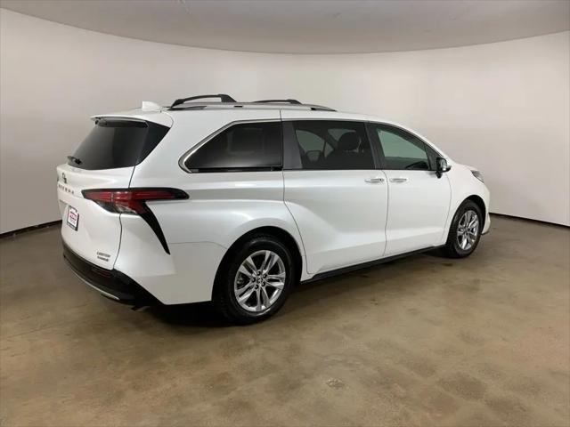 2023 Toyota Sienna Limited