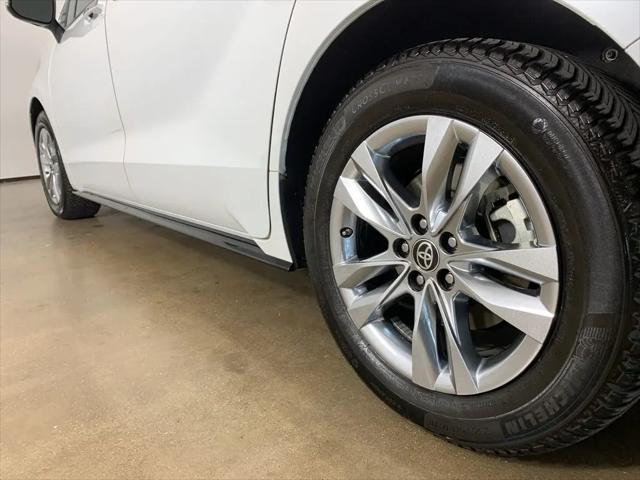 2023 Toyota Sienna Limited