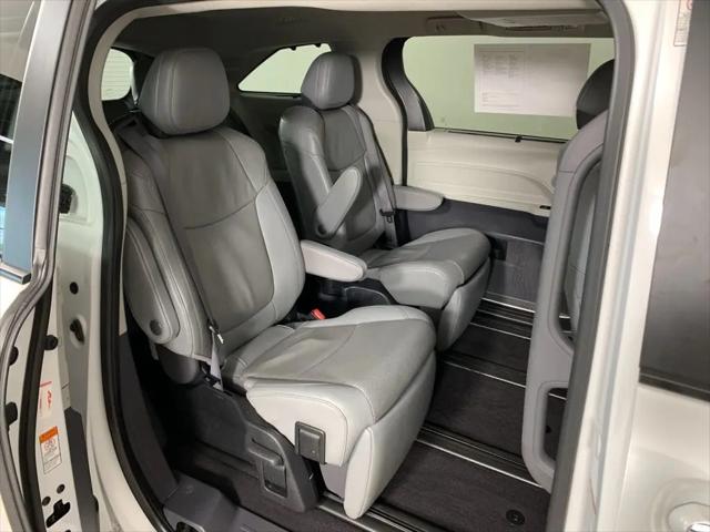 2023 Toyota Sienna Limited
