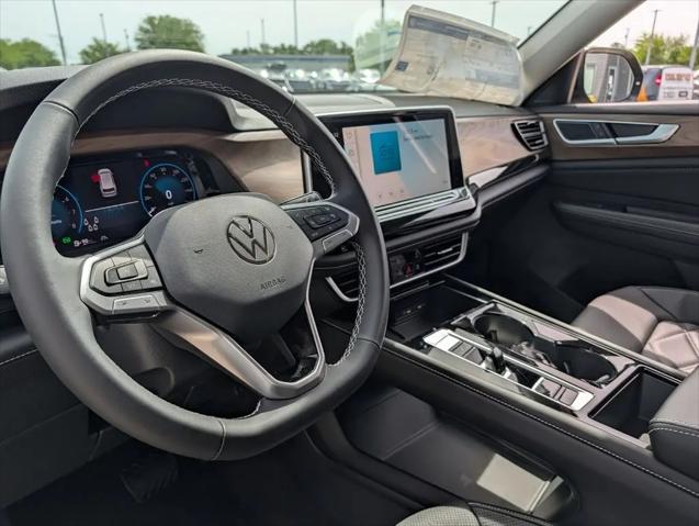 2026 Volkswagen Atlas SE with Technology