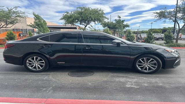 2017 Lexus ES 300h ES 300h