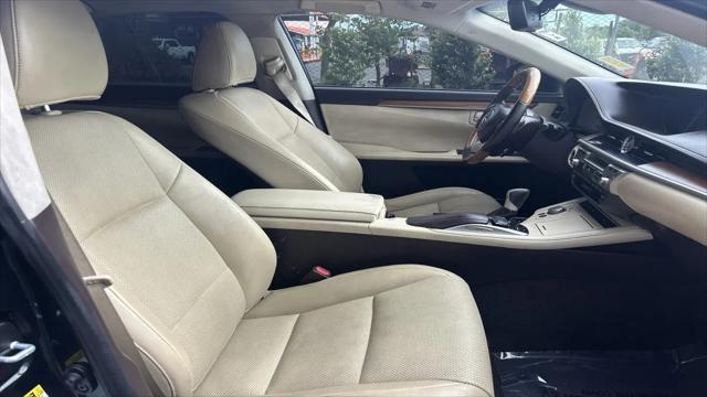 2017 Lexus ES 300h ES 300h