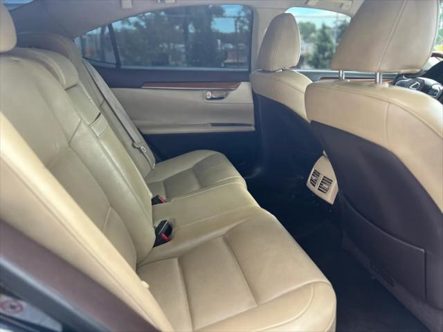 2017 Lexus ES 300h ES 300h