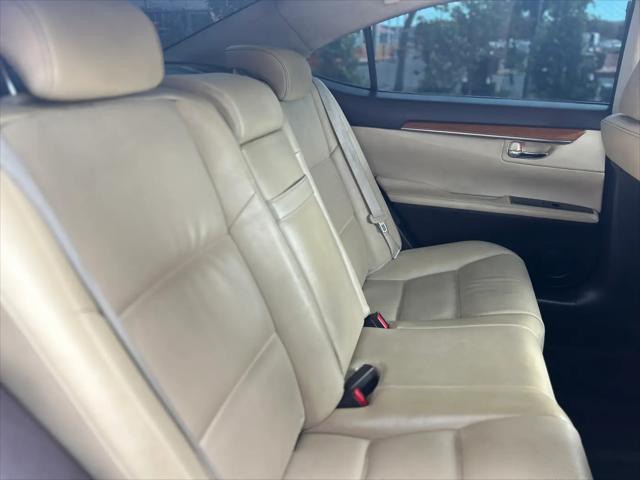 2017 Lexus ES 300h ES 300h