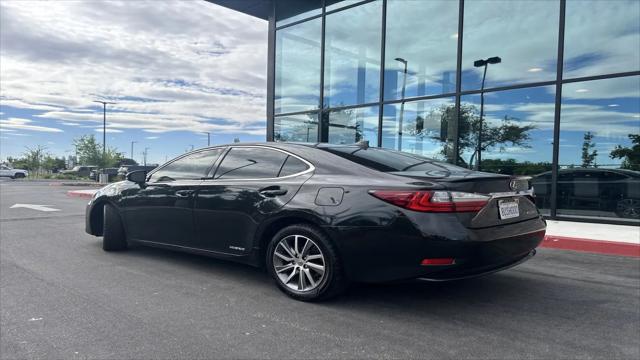 2017 Lexus ES 300h ES 300h