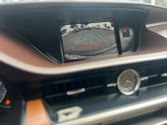2017 Lexus ES 300h ES 300h