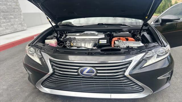 2017 Lexus ES 300h ES 300h