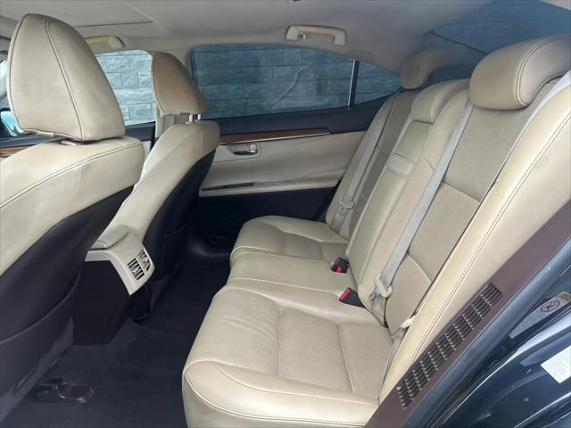 2017 Lexus ES 300h ES 300h