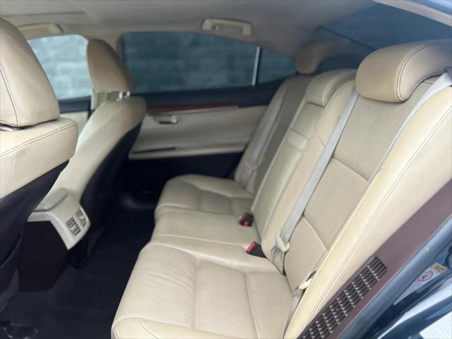 2017 Lexus ES 300h ES 300h