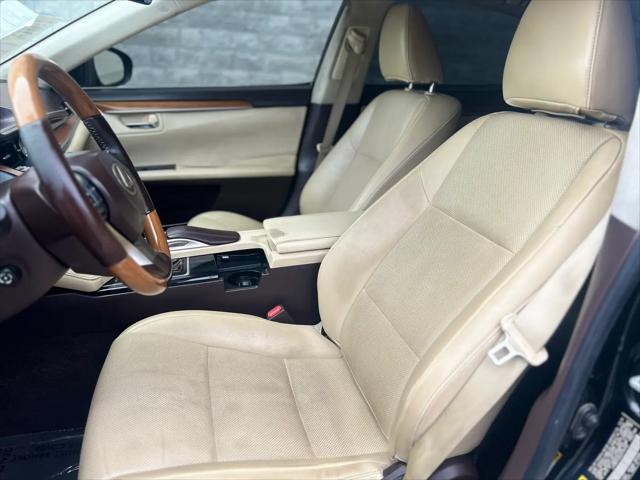 2017 Lexus ES 300h ES 300h
