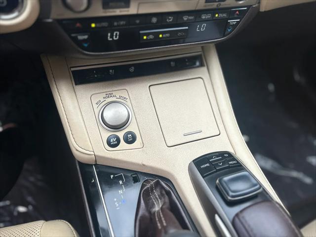2017 Lexus ES 300h ES 300h