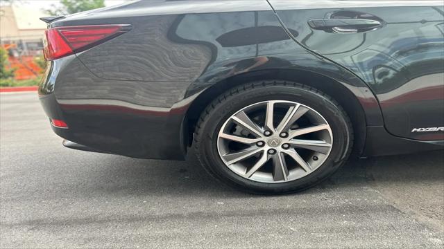 2017 Lexus ES 300h ES 300h