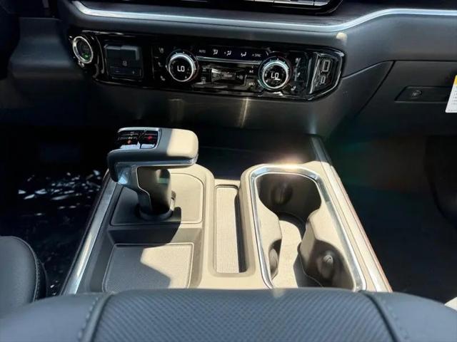 2026 GMC Sierra 1500 Crew Cab, Short Bed, SLT, 4WD