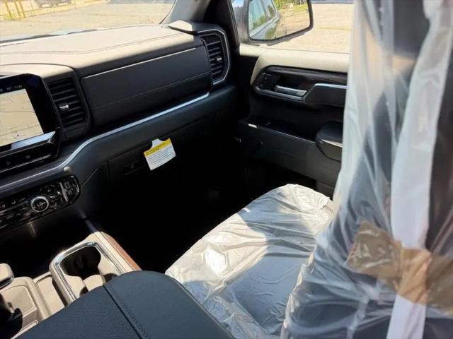 2026 GMC Sierra 1500 Crew Cab, Short Bed, SLT, 4WD