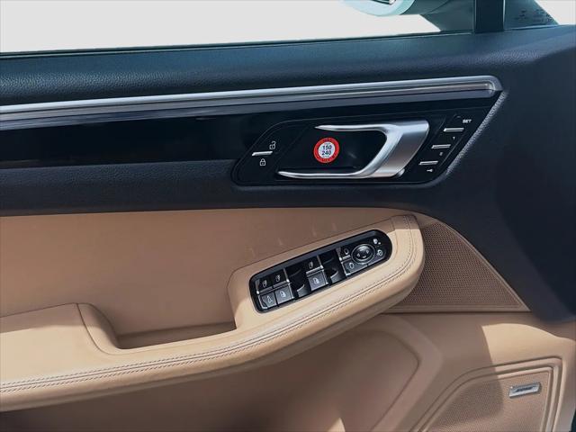 2021 Porsche Macan Macan