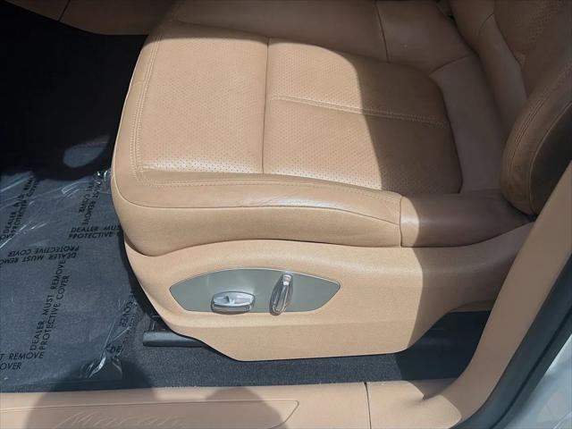 2021 Porsche Macan Macan
