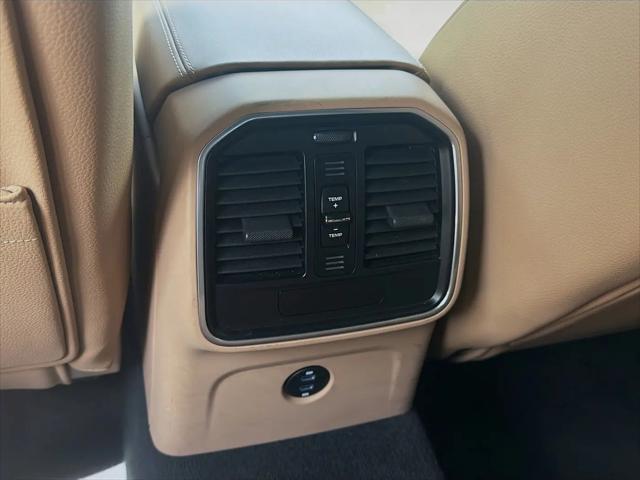 2021 Porsche Macan Macan