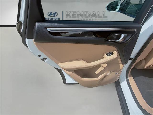 2021 Porsche Macan Macan