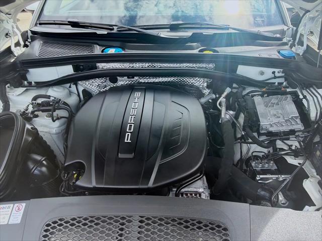 2021 Porsche Macan Macan