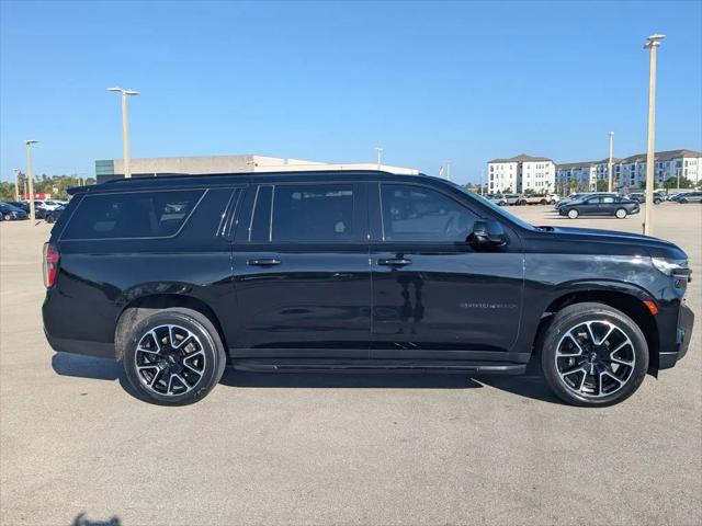 2023 Chevrolet Suburban 4WD RST
