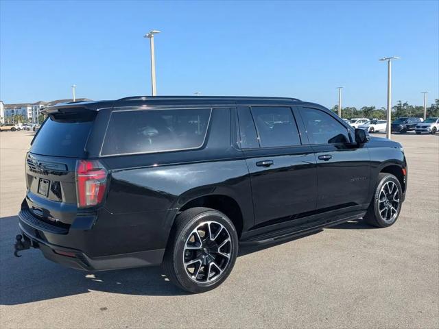 2023 Chevrolet Suburban 4WD RST
