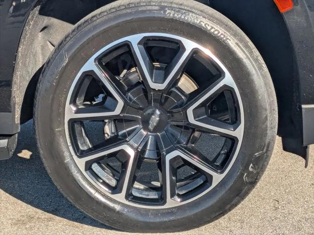2023 Chevrolet Suburban 4WD RST