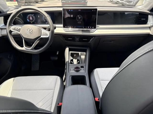 2025 Volkswagen Tiguan 2.0T SE