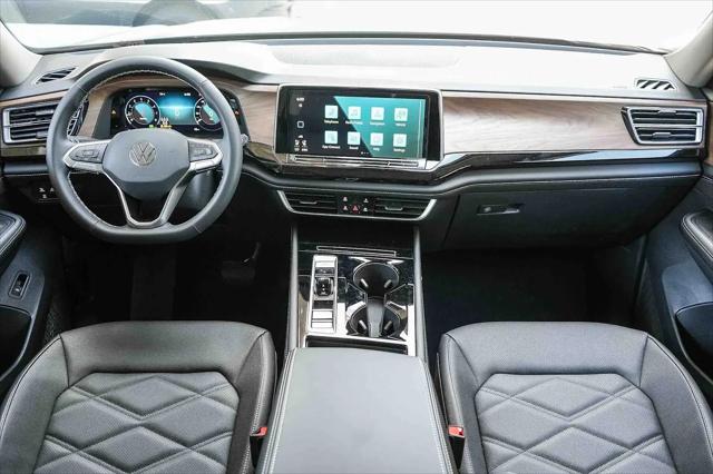 2026 Volkswagen Atlas SE with Technology